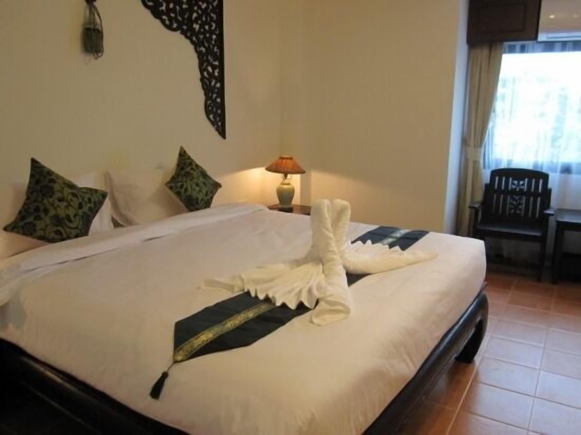 Wangburapa Grand Hotel Chiang Mai Bagian luar foto