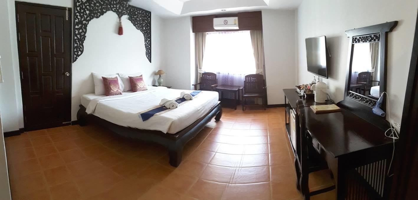 Wangburapa Grand Hotel Chiang Mai Bagian luar foto