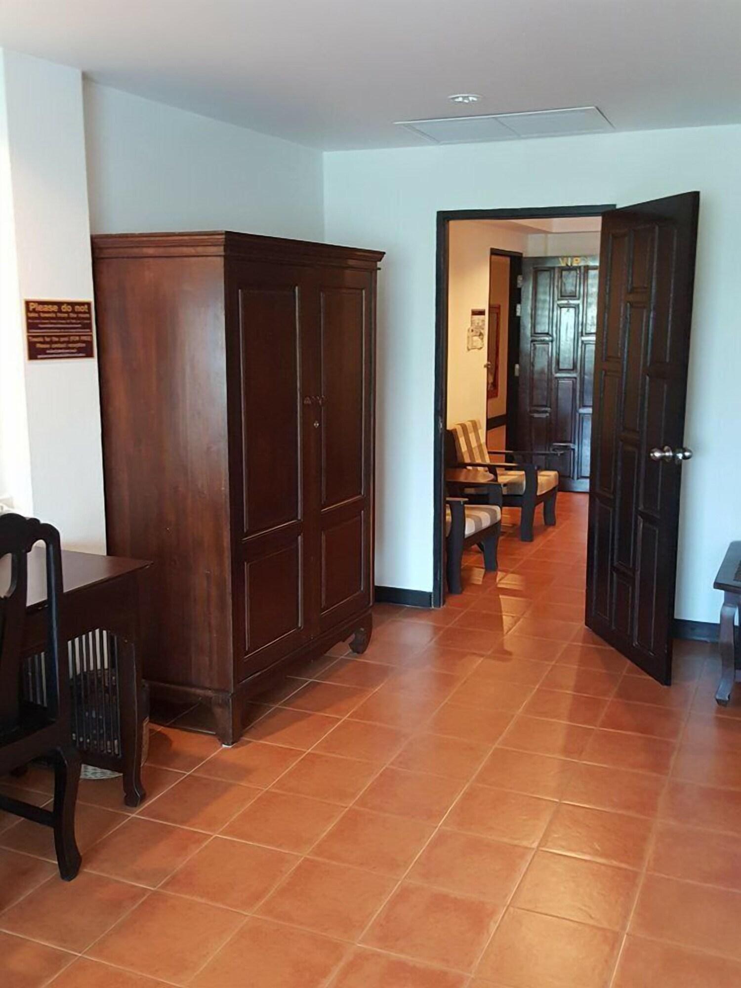 Wangburapa Grand Hotel Chiang Mai Bagian luar foto