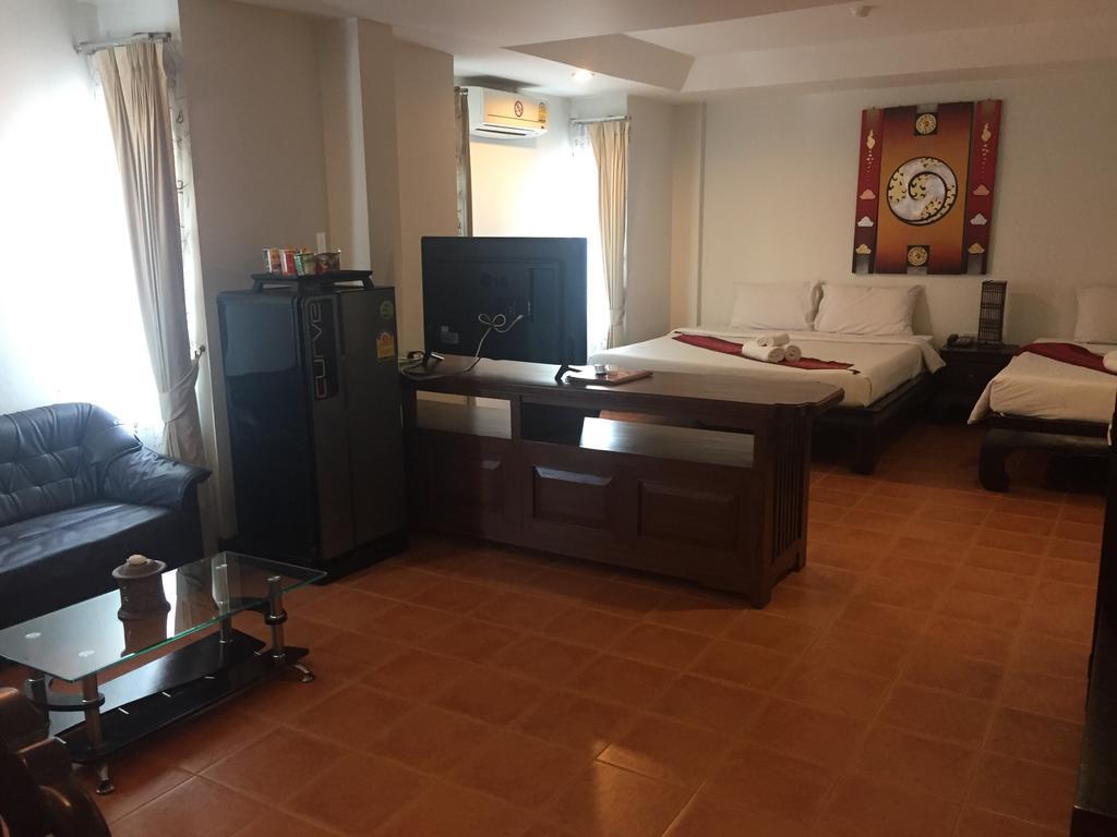 Wangburapa Grand Hotel Chiang Mai Bagian luar foto