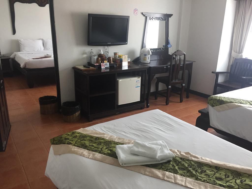 Wangburapa Grand Hotel Chiang Mai Bagian luar foto