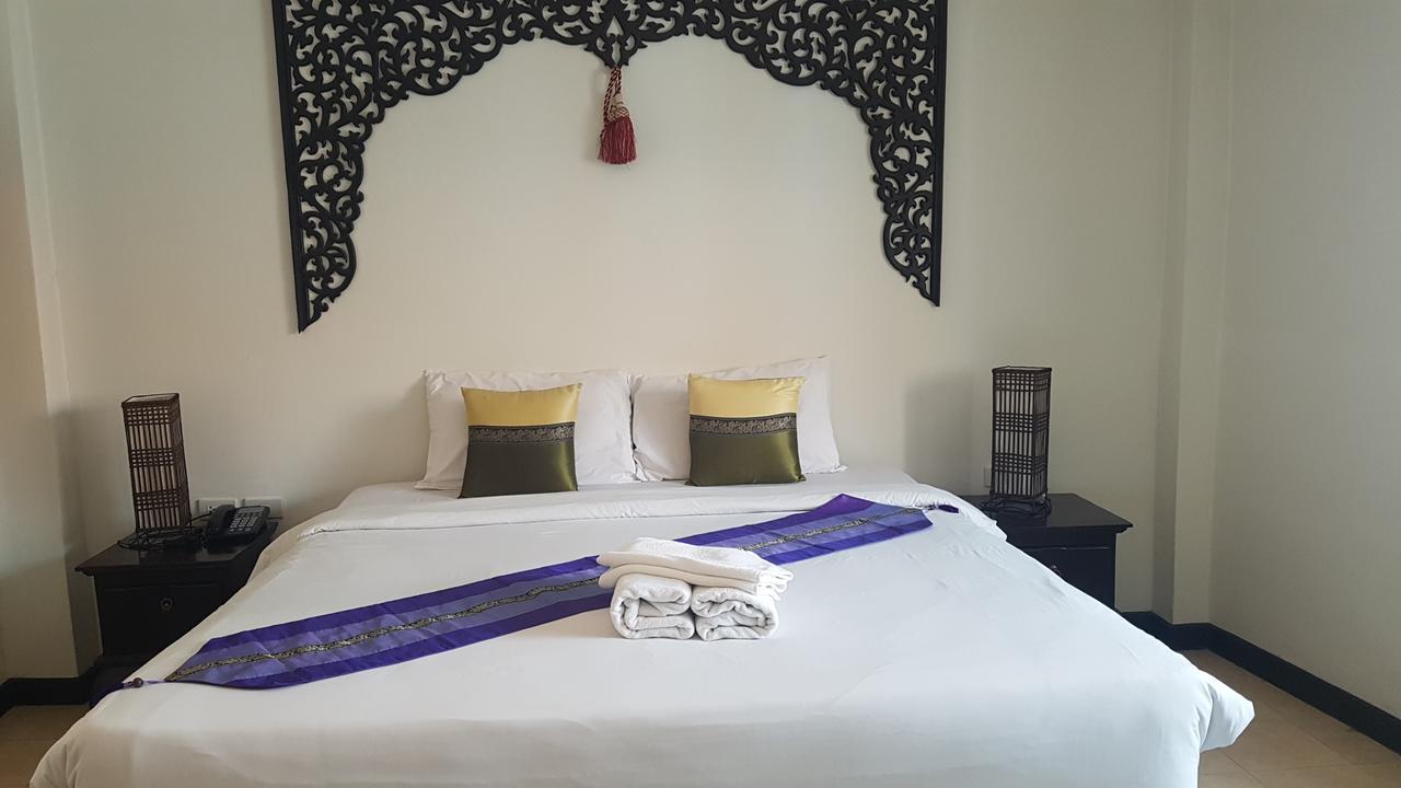Wangburapa Grand Hotel Chiang Mai Bagian luar foto