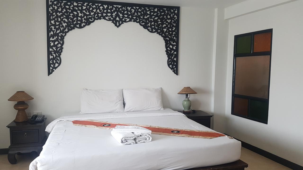 Wangburapa Grand Hotel Chiang Mai Bagian luar foto