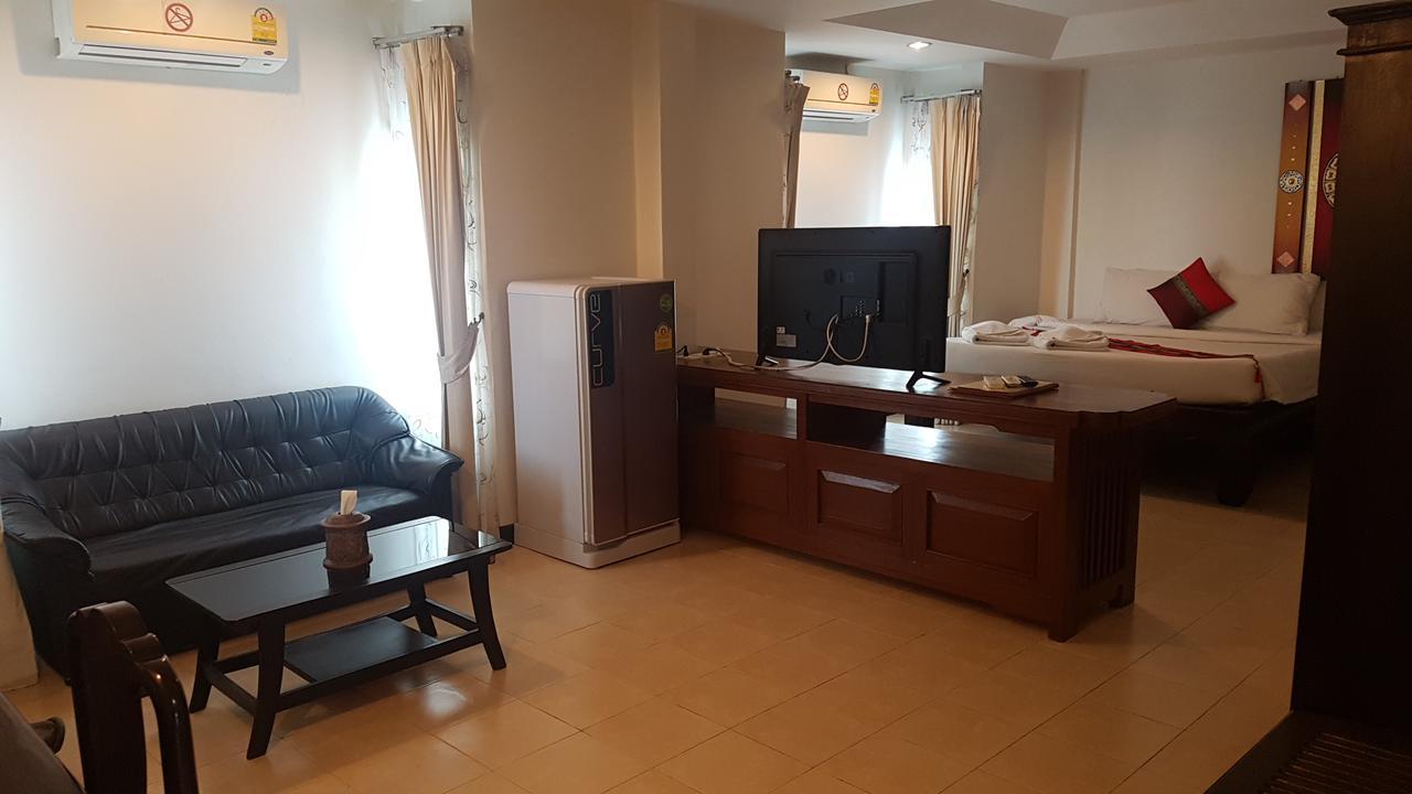 Wangburapa Grand Hotel Chiang Mai Bagian luar foto