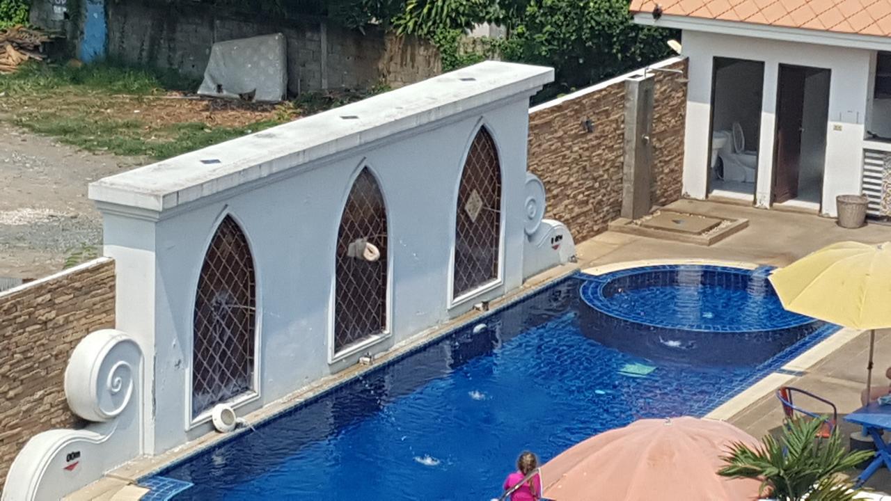 Wangburapa Grand Hotel Chiang Mai Bagian luar foto