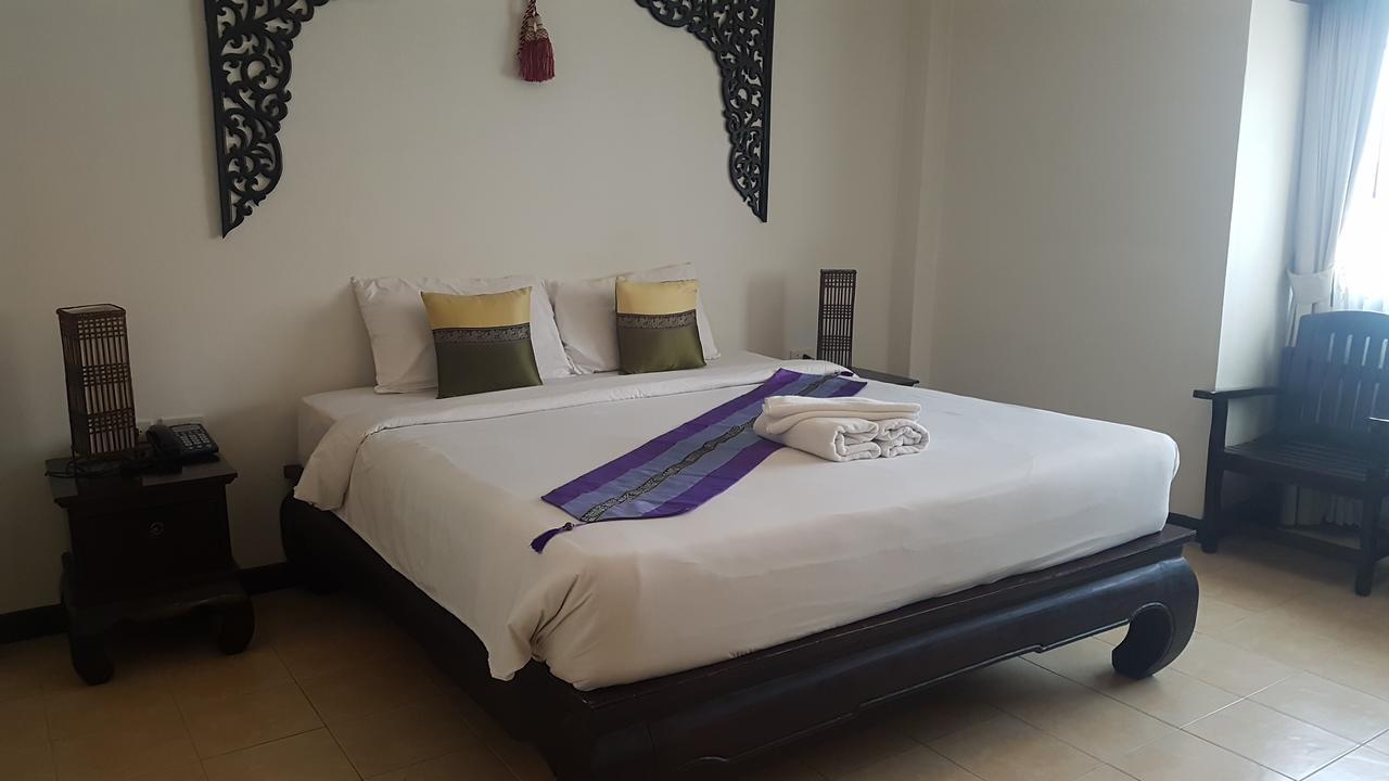 Wangburapa Grand Hotel Chiang Mai Bagian luar foto