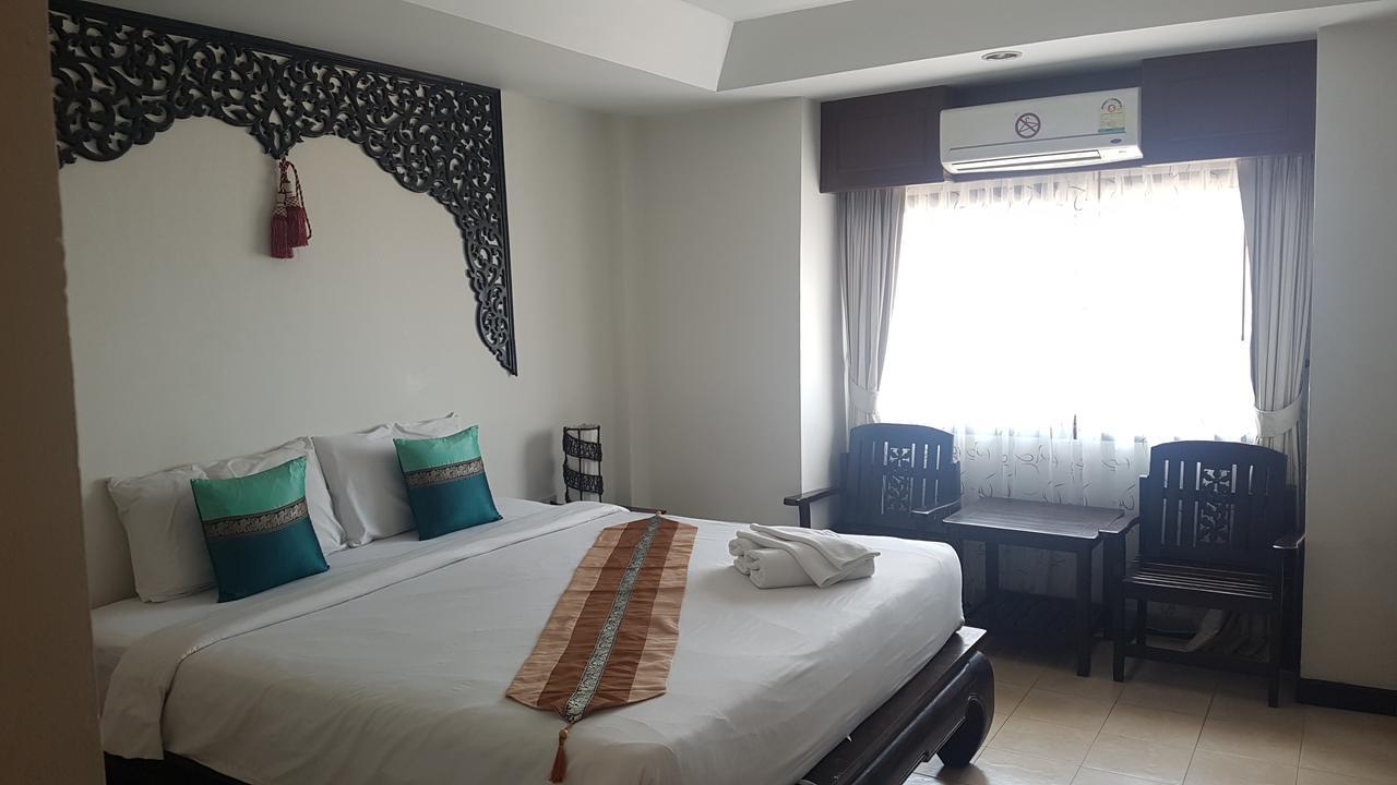 Wangburapa Grand Hotel Chiang Mai Bagian luar foto