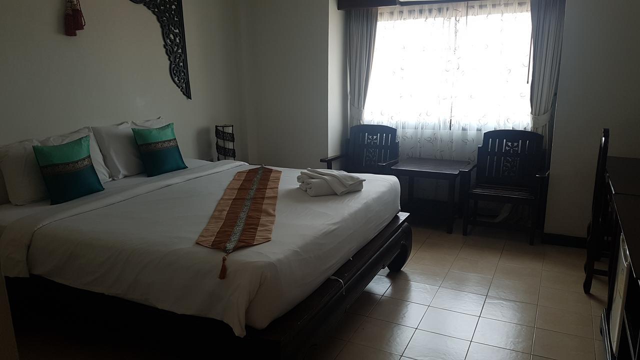 Wangburapa Grand Hotel Chiang Mai Bagian luar foto