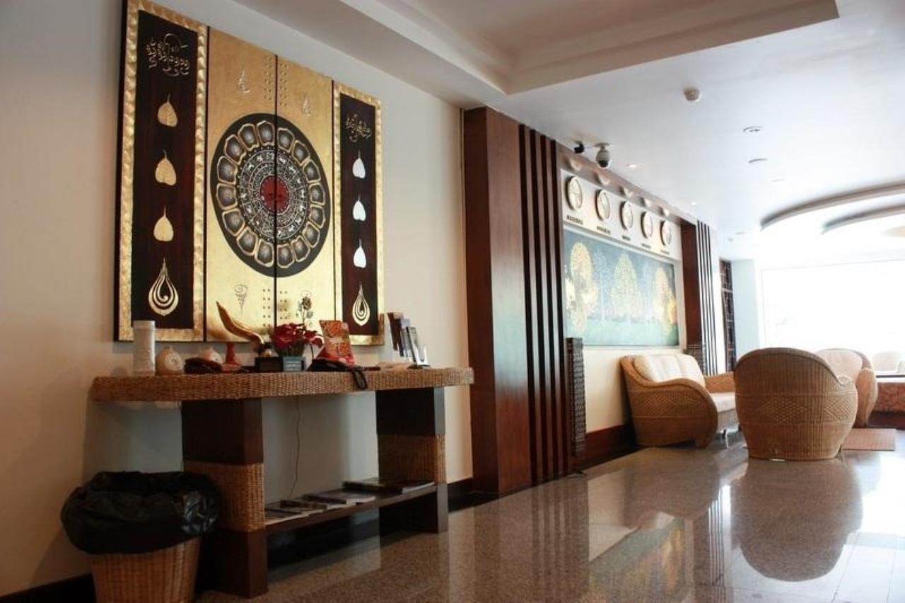 Wangburapa Grand Hotel Chiang Mai Bagian luar foto