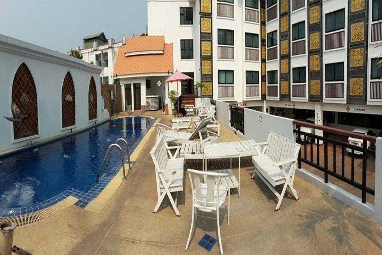 Wangburapa Grand Hotel Chiang Mai Bagian luar foto