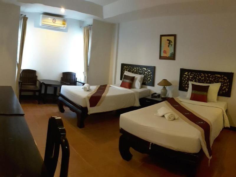 Wangburapa Grand Hotel Chiang Mai Bagian luar foto